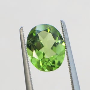 1.8 Carat Oval Peridot Loose Gemstone Lime Green August Birthstone