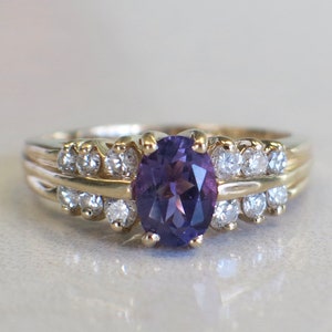 14K Yellow Gold Amethyst Ring with Diamond Accents Oval Cut Size 6.5