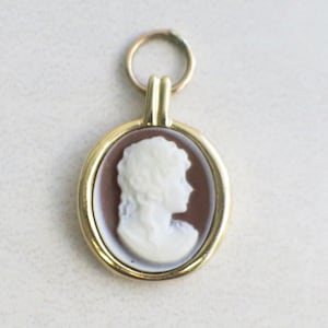 Vintage 14K Yellow Gold Cameo Shell Pendant Charm