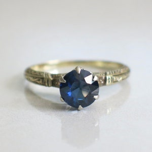 Vintage Sapphire Blue Glass Ring 14K Two Tone Gold Filigree Crown Setting Size 6.75