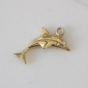 14K Gold Dolphin Pendant – Vintage Yellow Gold Ocean Charm