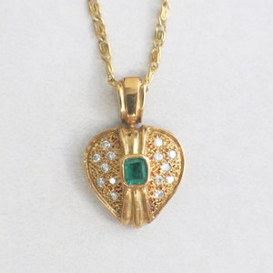 18K Yellow Gold Heart Necklace – Emerald Center & Diamond Accents, Vintage Pendant on 20” Chain