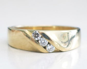 Men’s 14K Yellow Gold Three Diamond Channel Set Band – Size 9