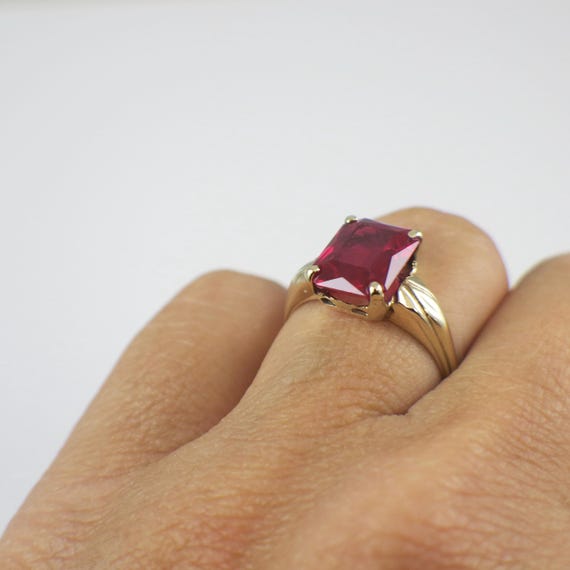 10K Yellow Gold Synthetic Ruby Statement Ring – E… - image 2