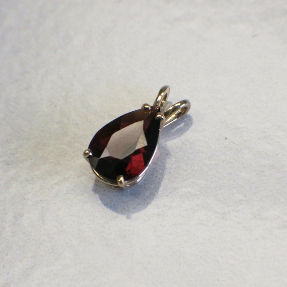 14K Yellow Gold Pear Garnet Split Bail Pendant - image 4