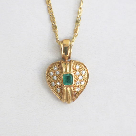 18k Yellow Gold Diamond And Emerald Heart Vintage Necklace - Gold Emerald Heart Pendant Necklace