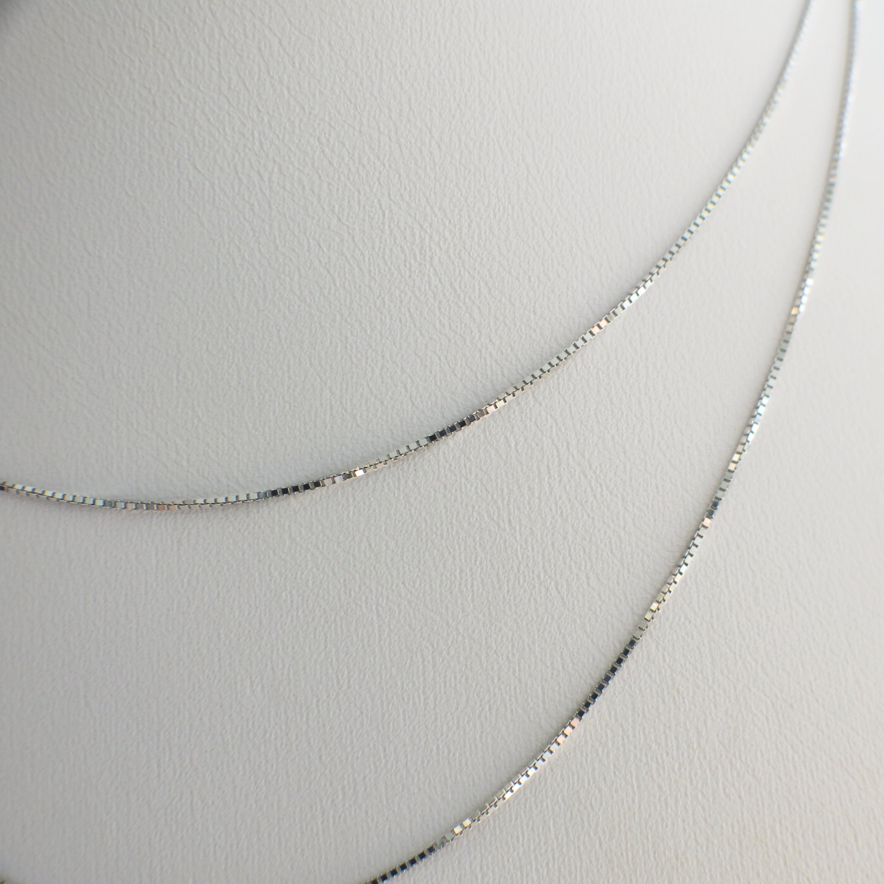 14K White Gold Box Chain 30 Inches Long 