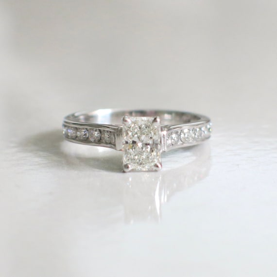 14K White Gold Radiant Cut Diamond Engagement Ring – Cathedral Setting, Size 7.5