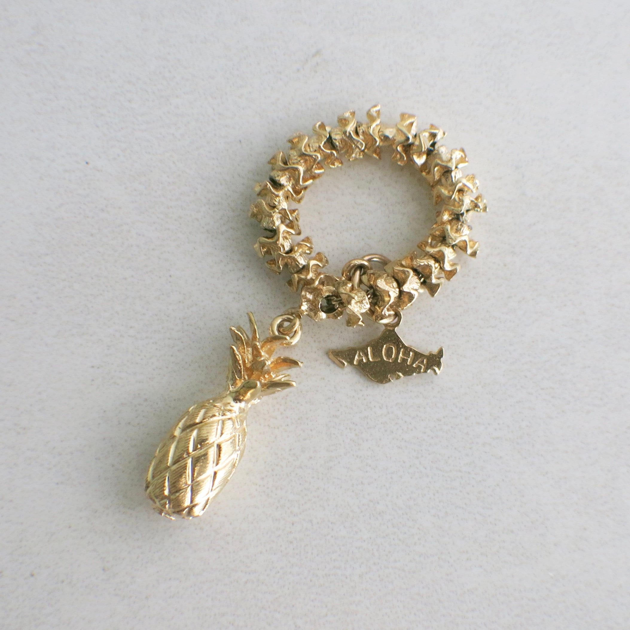 Vintage 14K Yellow Gold Aloha Pineapple and Lei Hawaiian Charm