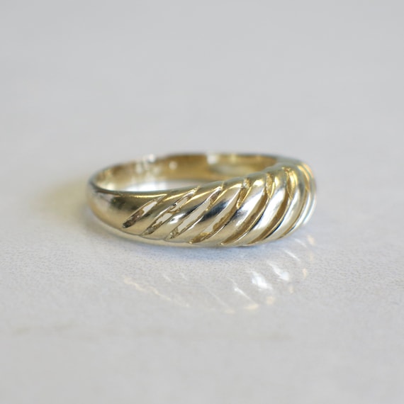 14K Yellow Gold Classic Ring Band - image 2