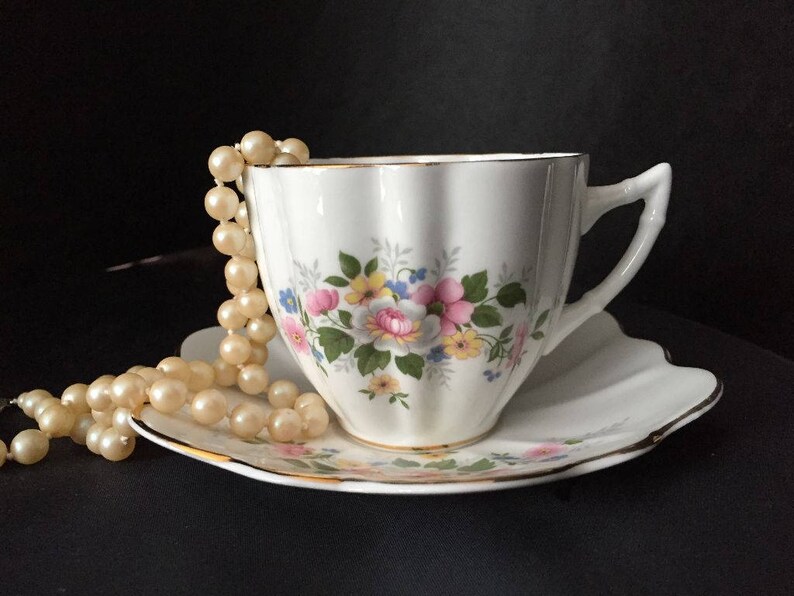 Elegant Vintage ROYAL IMPERIAL Fine Bone China Teacup & Saucer Etsy