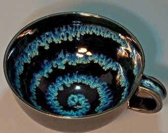 BESTSELLER Ceramic Soup Mug Bowl – Black Metallic Glaze, Striking Blue Spiral Design