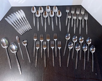 Vintage Rare WM Rogers & Sons Gaucho Stainless Steel Retro Mod Abstract Geometric Flatware - Service For 8 - Set of 44