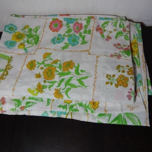 Vintage Cannon Monticello Colorful Floral Twin Flat Sheet and 2 Matching Pillowcases - Polyester/Cotton
