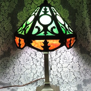 1920&#39;s Mission Arts and Crafts Era Slag Glass Lamp