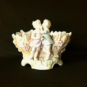 1950's Kissing Couple Bisque Vase/Planter Sweet Victorian Style
