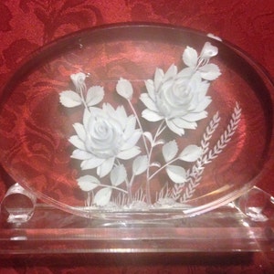 Vintage Lucite Oval Etched Rose Decorative Plaque Paper Weight (inv 548)