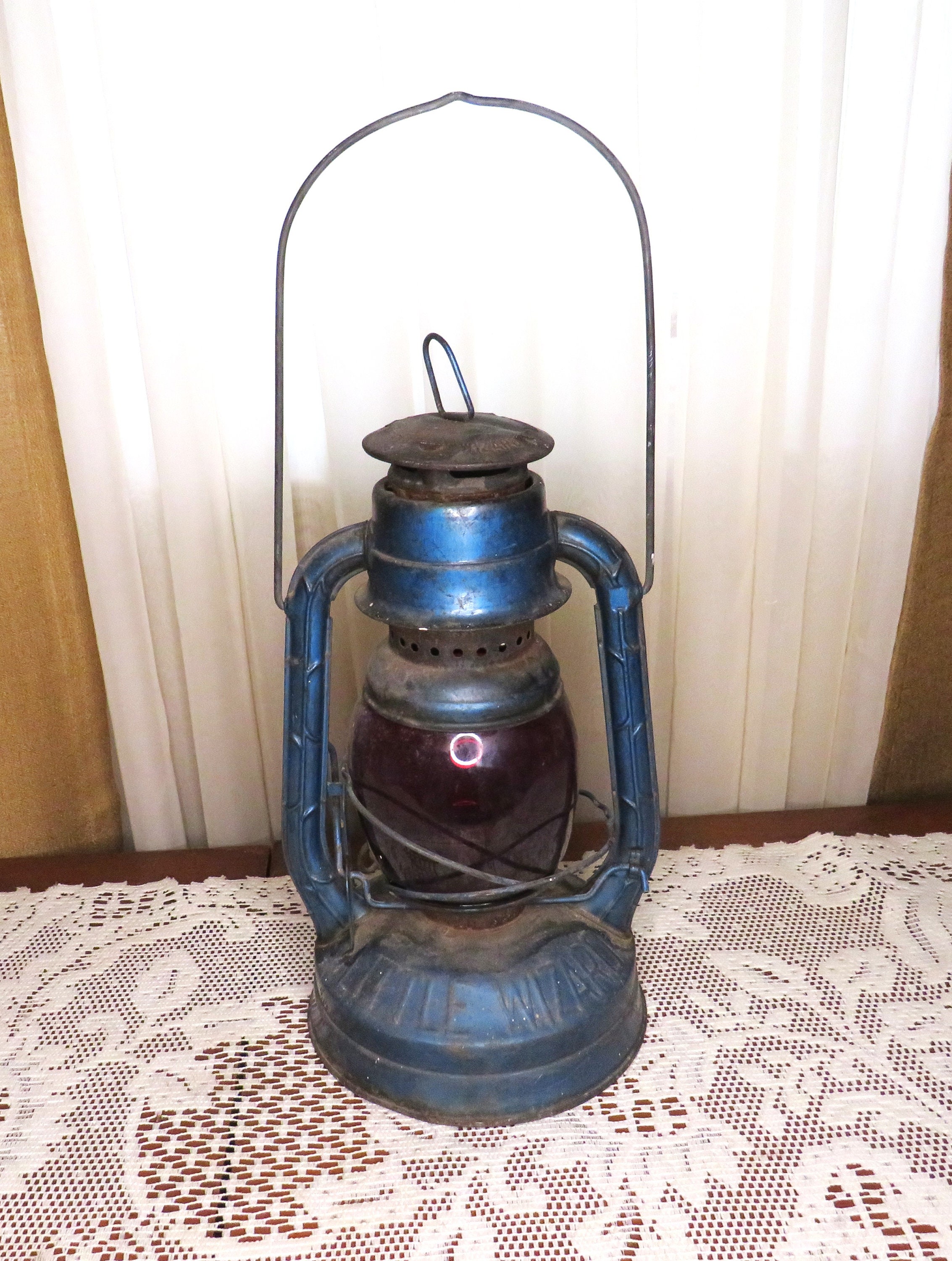Dietz Oil Lantern, Christmas Red Lantern, Working Lantern, Wick and Globe,  All in Working Order. Christmas Decoration 