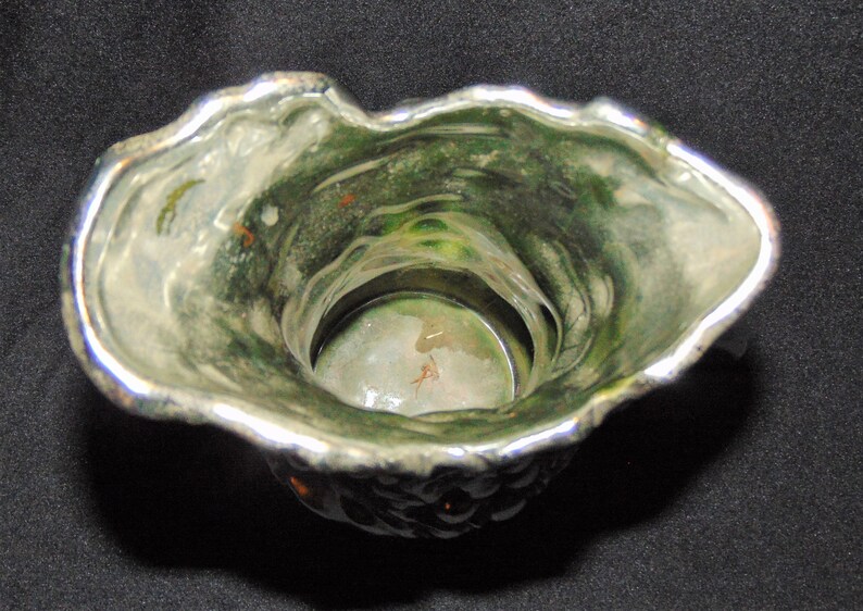 1940 McCoy Pottery Shiny Silver Grapes & Leaves Ewer Vase 641 USA Ohio Sammlerkeramik Bild 4