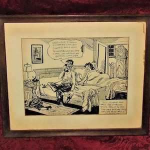 Op de afbeelding: Zwart-witte cartoonillustratie van een man aan de telefoon in een slaapkamer. De man praat aan de telefoon en ziet er bezorgd uit. Een vrouw ligt op bed op de achtergrond. De tekst in de afbeelding luidt: "Oh, dokter, ik weet dat het verschrikkelijk laat is, maar Johnny heeft de hele dag hoge koorts gehad. Heer, ik vrees dat u beter kunt komen."  "Ze wachten altijd tot de arme oude Doc op het punt staat om naar bed te gaan voordat ze besluiten dat ze hem nodig hebben."