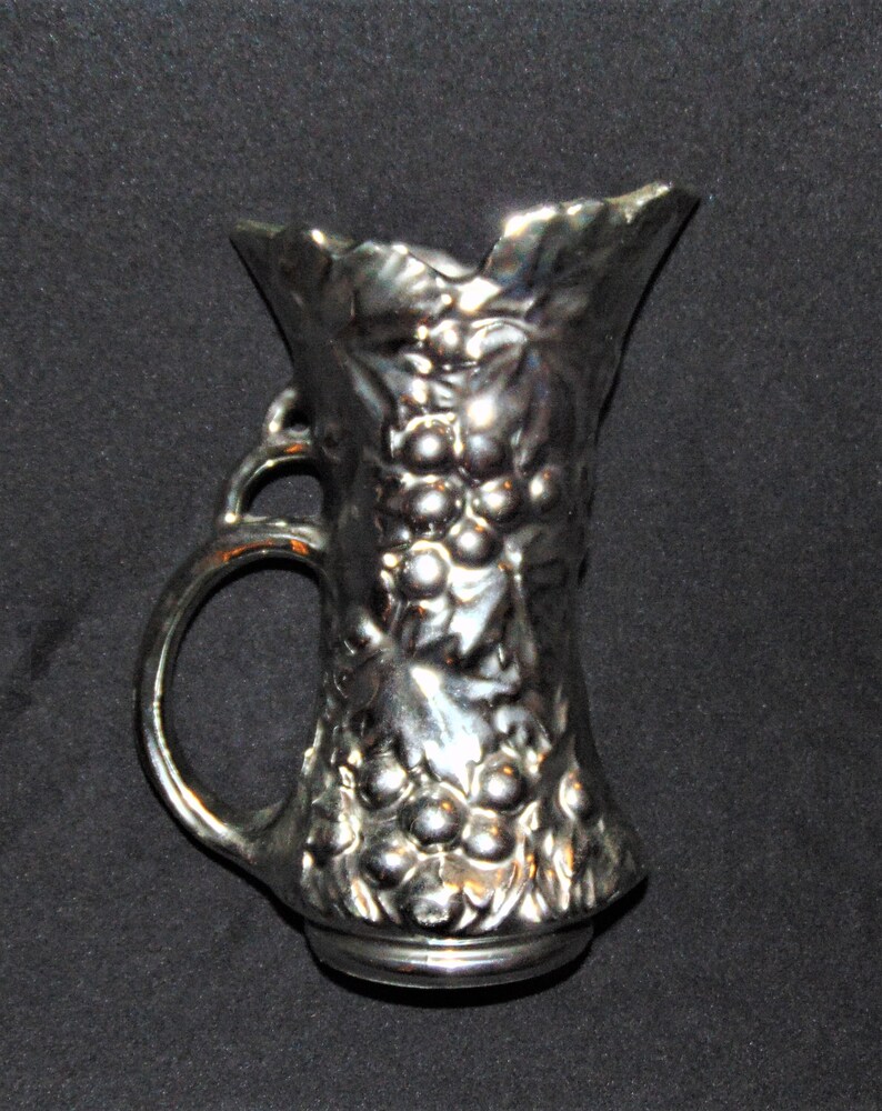 1940 McCoy Pottery Shiny Silver Grapes & Leaves Ewer Vase 641 USA Ohio Sammlerkeramik Bild 10