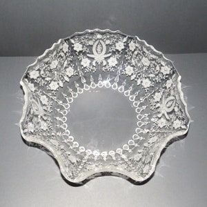 Gorgeous New Martinsville Viking Glass Fluted Bowl Etched Prelude Pattern