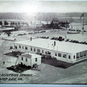 WWII Postkarte RPPC The Hostess House Camp Lee, VA in ausgezeichnetem Zustand