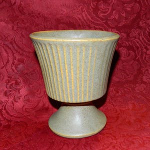 1960 McCoy Floraline Line Matte Green Speckled Pottery Planter Mid Century Modern