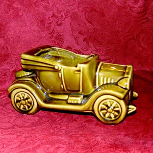 1950's McCoy Antique Convertible Jalopy Auto Detailed Green Pottery Planter (inv 574)