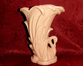Elegante jarrón grande McCoy Salmon Swan de 1940 (inv. 572)