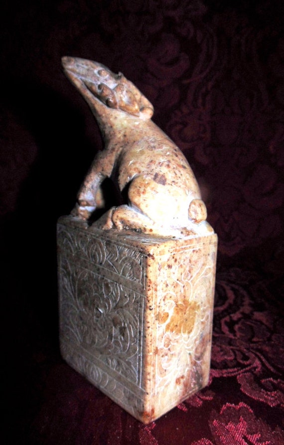 羊の石彫刻置物 アンティークな中国製、手彫りの石彫りの羊の彫刻（Inv 42） - Etsy 日本