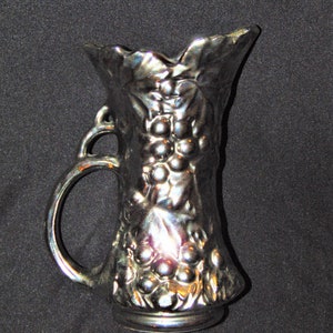 1940 McCoy Pottery Shiny Silver Grapes & Leaves Ewer Vase 641 USA Ohio Sammlerkeramik Bild 5