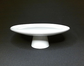 Soporte para pasteles de mediados de siglo de Milbern Fine China, Nueva York, con detalles en oro de 22 quilates.