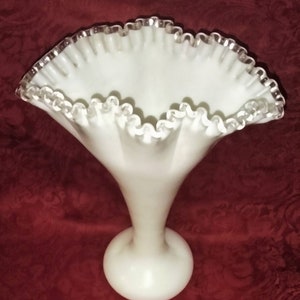 Vintage Fenton Silver Crest Vase: 1940s, Rüschenglas, 33 cm