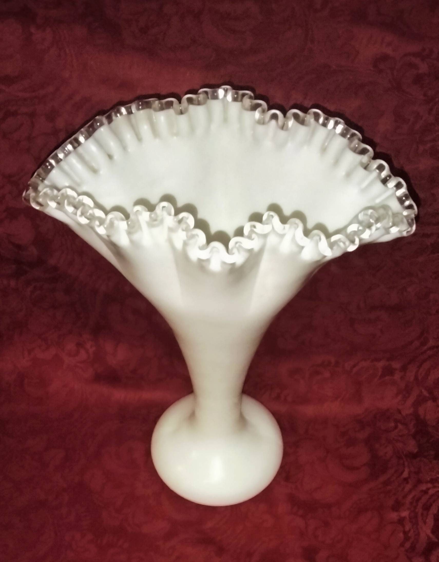 フェントン　花瓶　シルバークレスト Fenton フェントン シルバークレストのフリルが可愛い 大きな