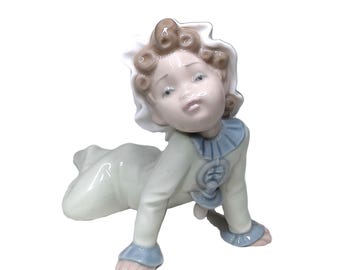 1982年 リヤドロ磁器「床に座る赤ちゃん」ハイハイ サルバドール 