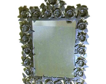 Specchio vintage in ferro battuto stile Art Déco francese con grandi fiori, foglie e viticci
