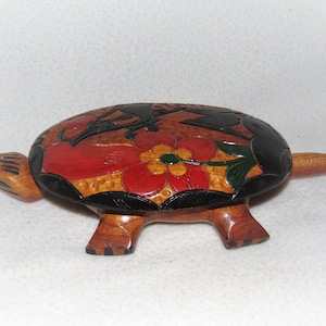 Vintage Hand Carved Wood Turtle Box: Exotic Hand Painted Decor