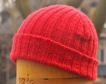 Red Ribbed Hat (Bluefaced Leicester Wool),