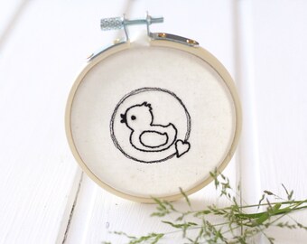 Stickdatei Ente 5x5 - Mini Baby Ente Doodle Stickmuster - Kontur Silhouette