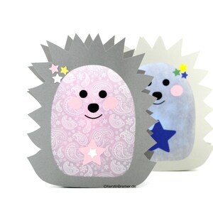Igel Laterne auf Fotokaton die im dunkeln leuchtet nach der Bastelvorlage Igel in PDF zum ausdrucken und schneiden oder als Plotterdatei in DXF SVG zum plotten. Wunderschöne Igellaterne für kinder zum selber Basteln.