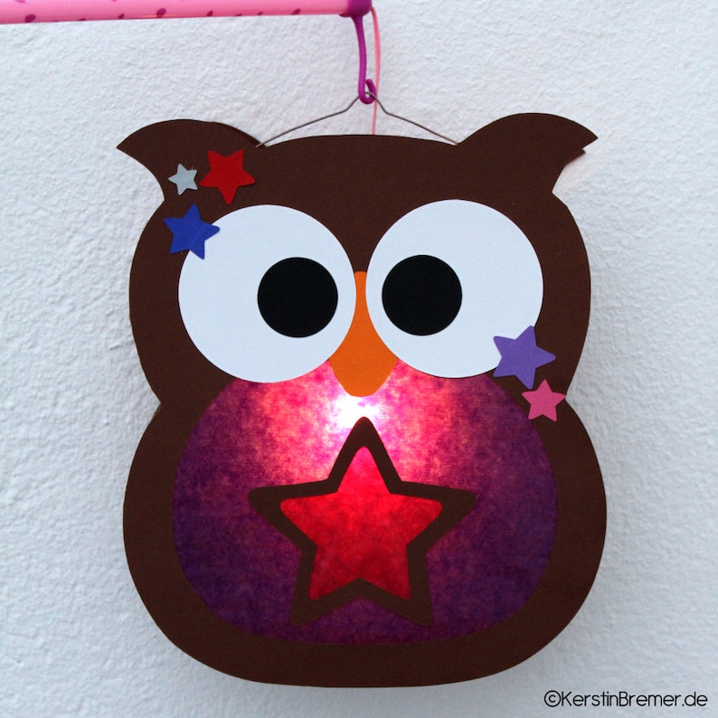 Eule Laterne Bastelvorlage Kinderlaterne PDF Datei zum Ausdrucken und selber basteln. DIY für St. Martin Laternenumzug, Kinderzimmer Dekoration oder Mottoparty Kindergeburtstag.