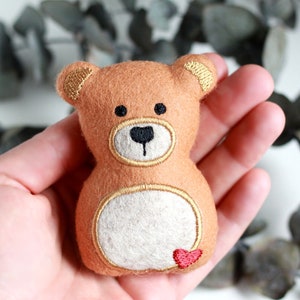 ITH embroidery file bear, mini teddy pendant, cuddly toy, teddy bear keychain, in the hoop embroidery pattern for embroidery machines,
