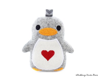 ITH embroidery file penguin small 10x10 | Cute mini penguin with heart embroidery pattern, pendant, cuddly toy and decoration for penguin lovers