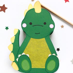 Set di modelli per la creazione di lanterne a tema dinosauri in formato PDF, SVG, DXF e per plotter, con istruzioni per il download | Lanterna fai da te a tema Stegosauro per la festa di San Martino immagine 2
