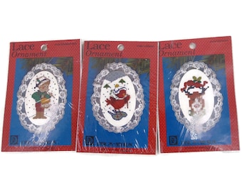 Kit per punto croce "Designs for the Needle Vintage Lace Christmas Ornament Kit Lot 3"