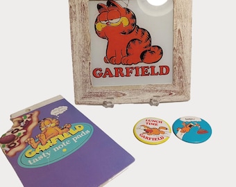 Vintage Garfield Collectibles Set Note Pad Pins Framed Wall Art Carnival