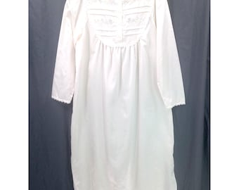 Vintage Delicates Womens Brushed Back Nightgown Size S Pleated Silky Embroidered