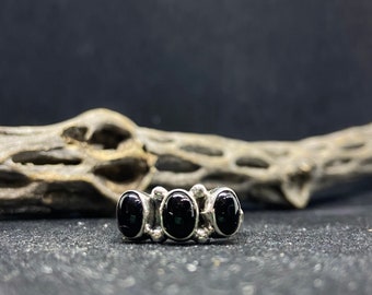 Handmade Native American Navajo black onyx Sterling Silver Ring Size 9