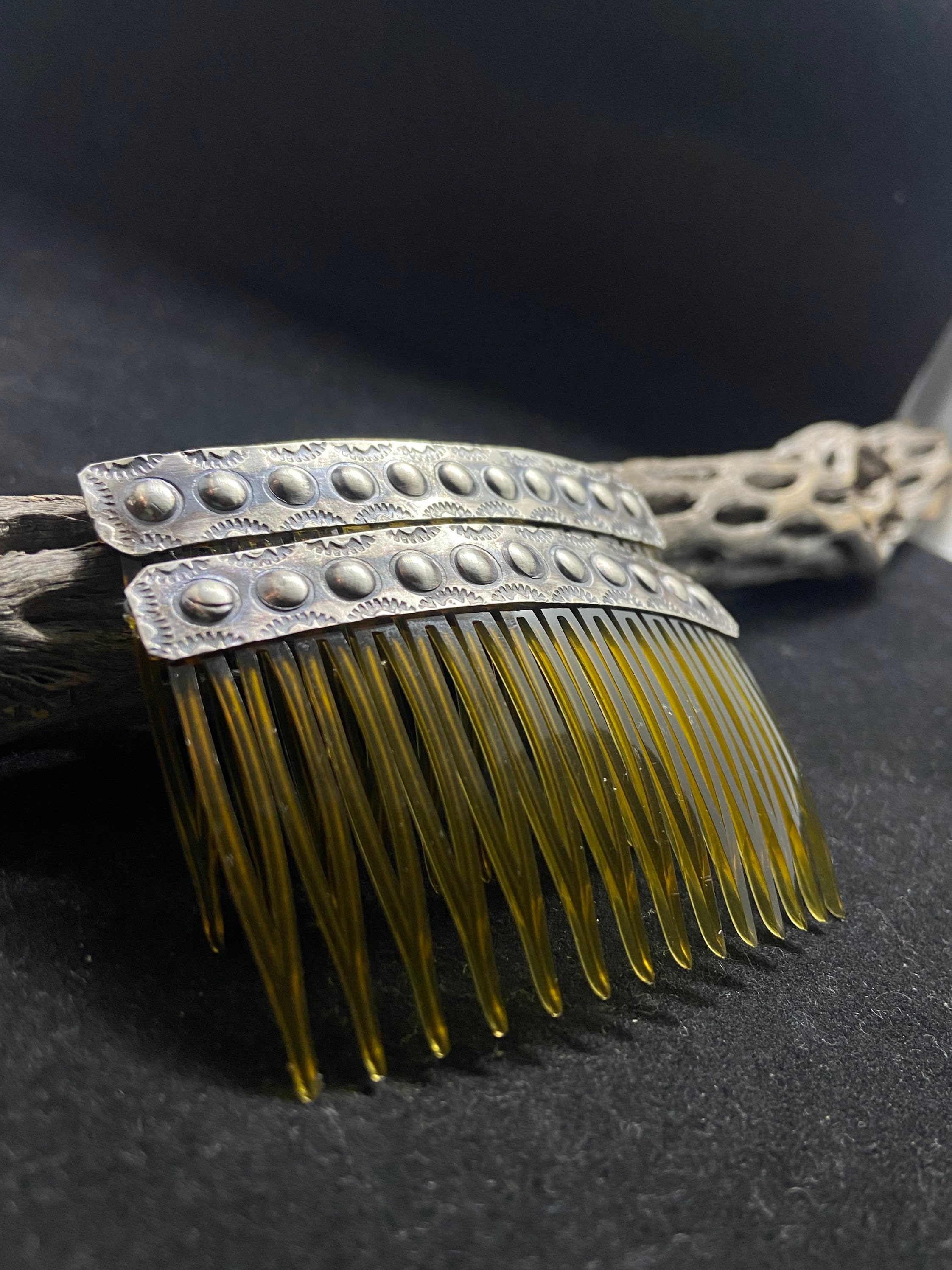 VINTAGE NAVAJO WEAVING COMB - 25